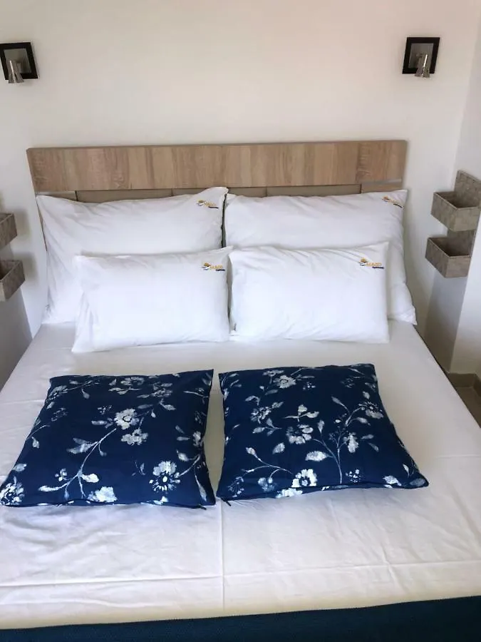 Mago Apartments Nea Kallikrateia